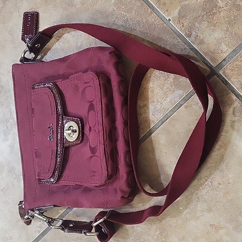 Signature Coach crossbody